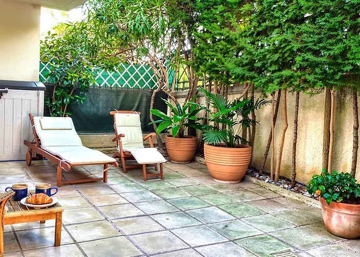 Apartman Beautiful 36m2 & 50m2 Terrace Cannes